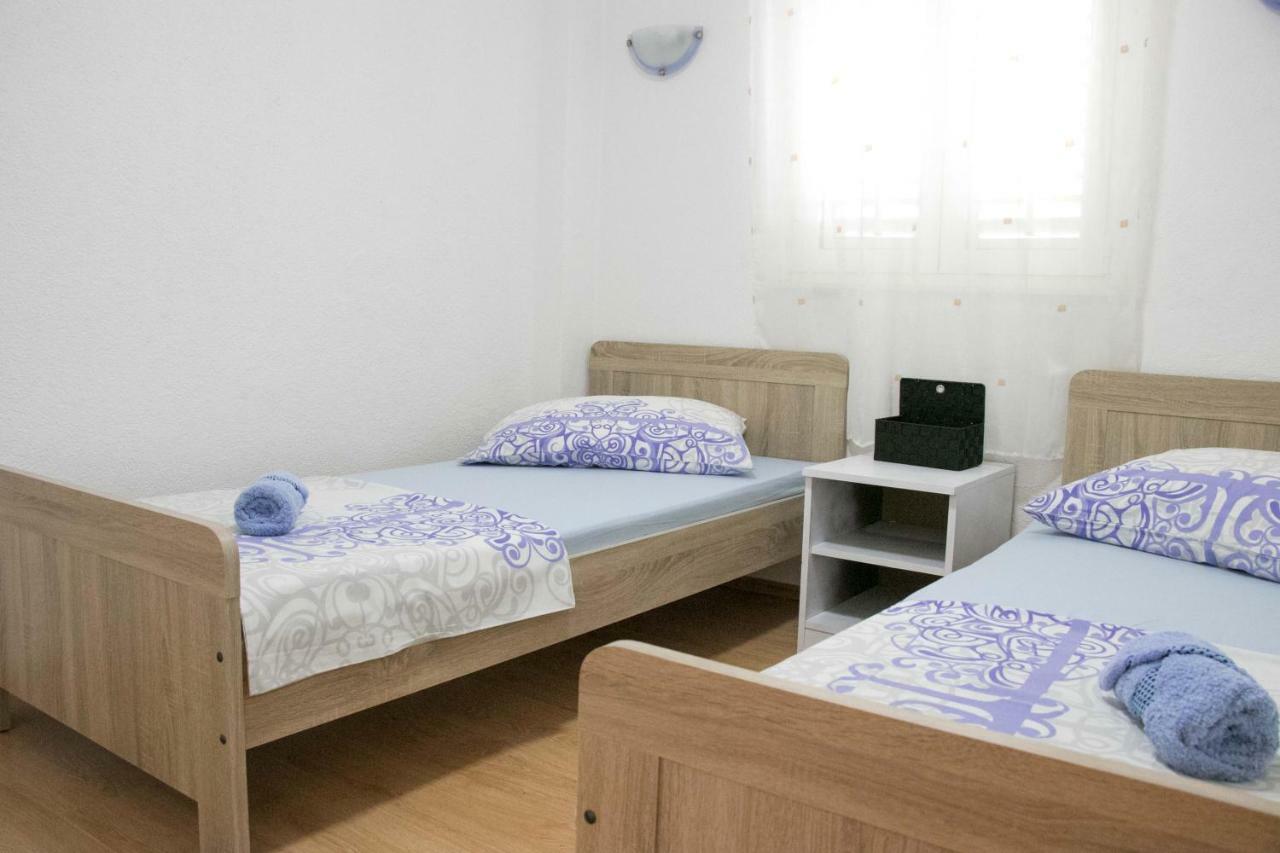 Apartment Lorena Sevid ภายนอก รูปภาพ